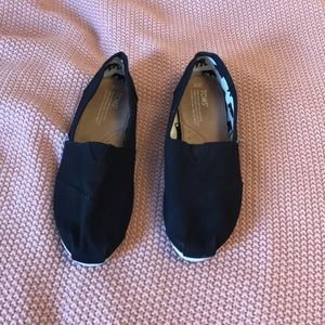 Women’s Canvas Toms